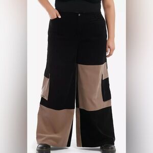 Stylish Black and Tan Wide-Leg cargo  Pants plus size 2